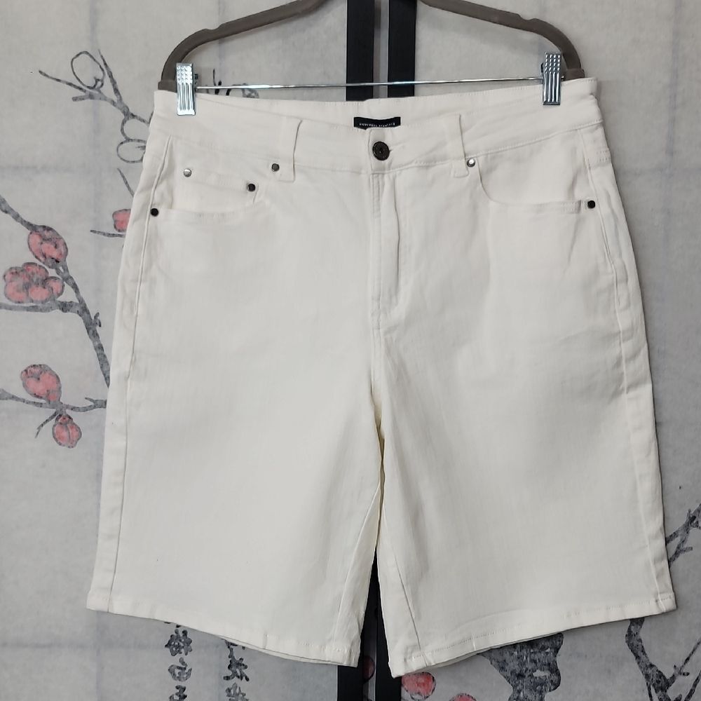 Universal Standard Nwt Mid Thigh Shorts Size 14